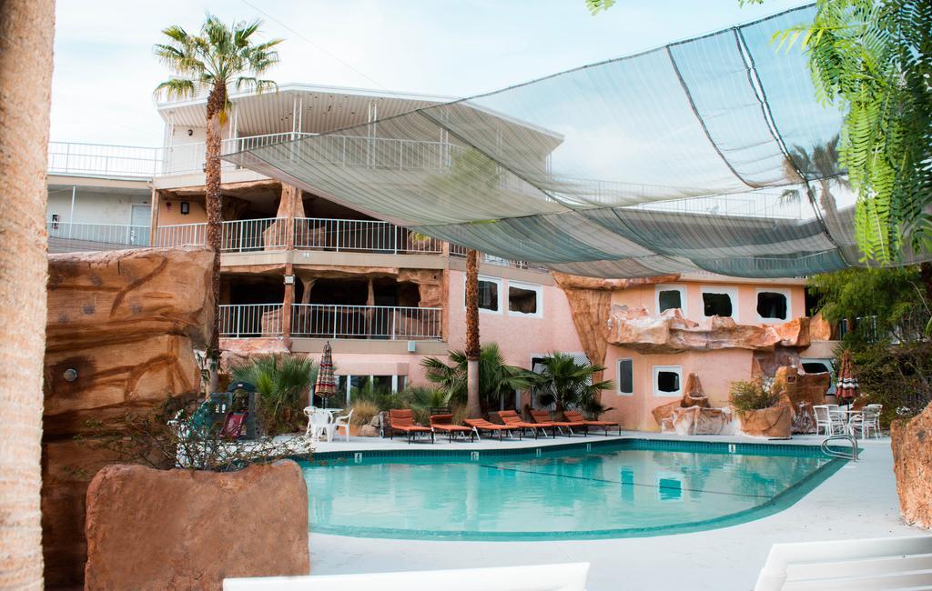 Hyundae Resort And Spa Desert Hot Springs Exterior photo