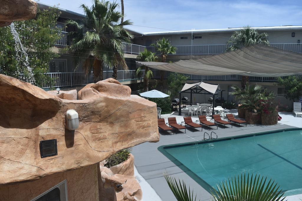 Hyundae Resort And Spa Desert Hot Springs Exterior photo