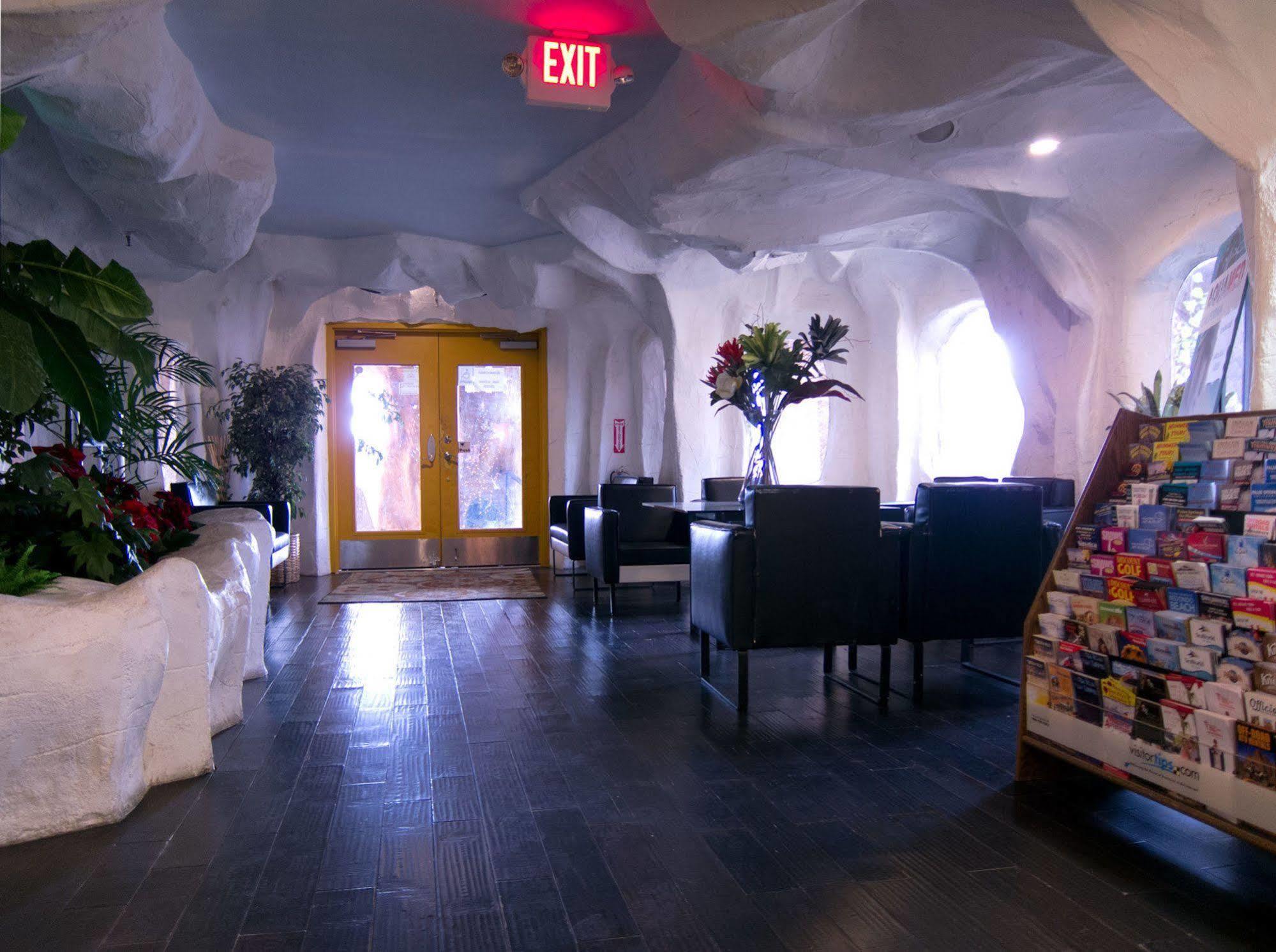 Hyundae Resort And Spa Desert Hot Springs Exterior photo
